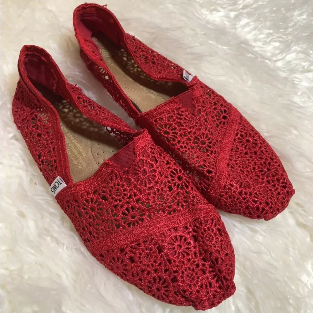 Toms Red Crochet Lace Classic Shoes Size 8.5 (39)
